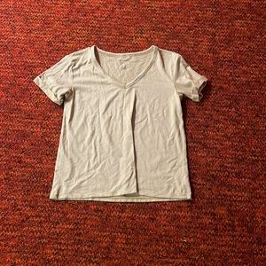 good quality american eagle flowy shirt
